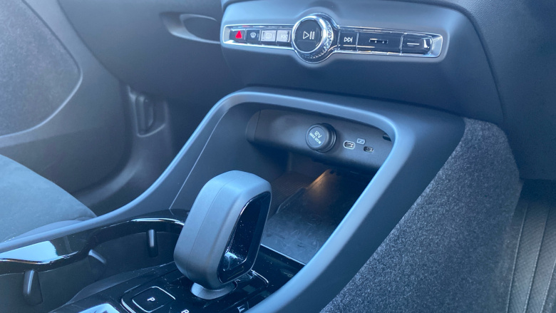 Volvo XC40 2.0 B3P Plus Black Edition 5dr Auto Petrol Estate